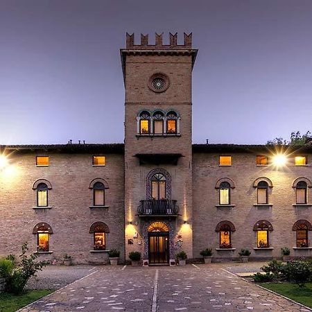 Hotel Castello Модена Екстер'єр фото